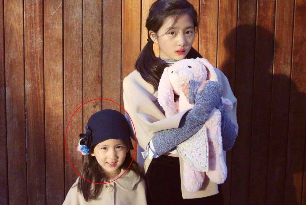 孙莉秀大女儿才艺，多多为弟弟妹妹画海绵宝宝多才多艺又暖心 ，你怎么看？