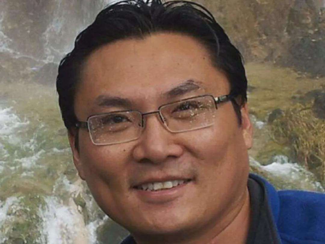 鲍毓明发朋友圈称将开发布会,他怎么回应的?