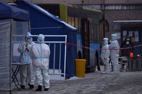 上海一老人求救电话录音引热议，当地有关部门作何回应？