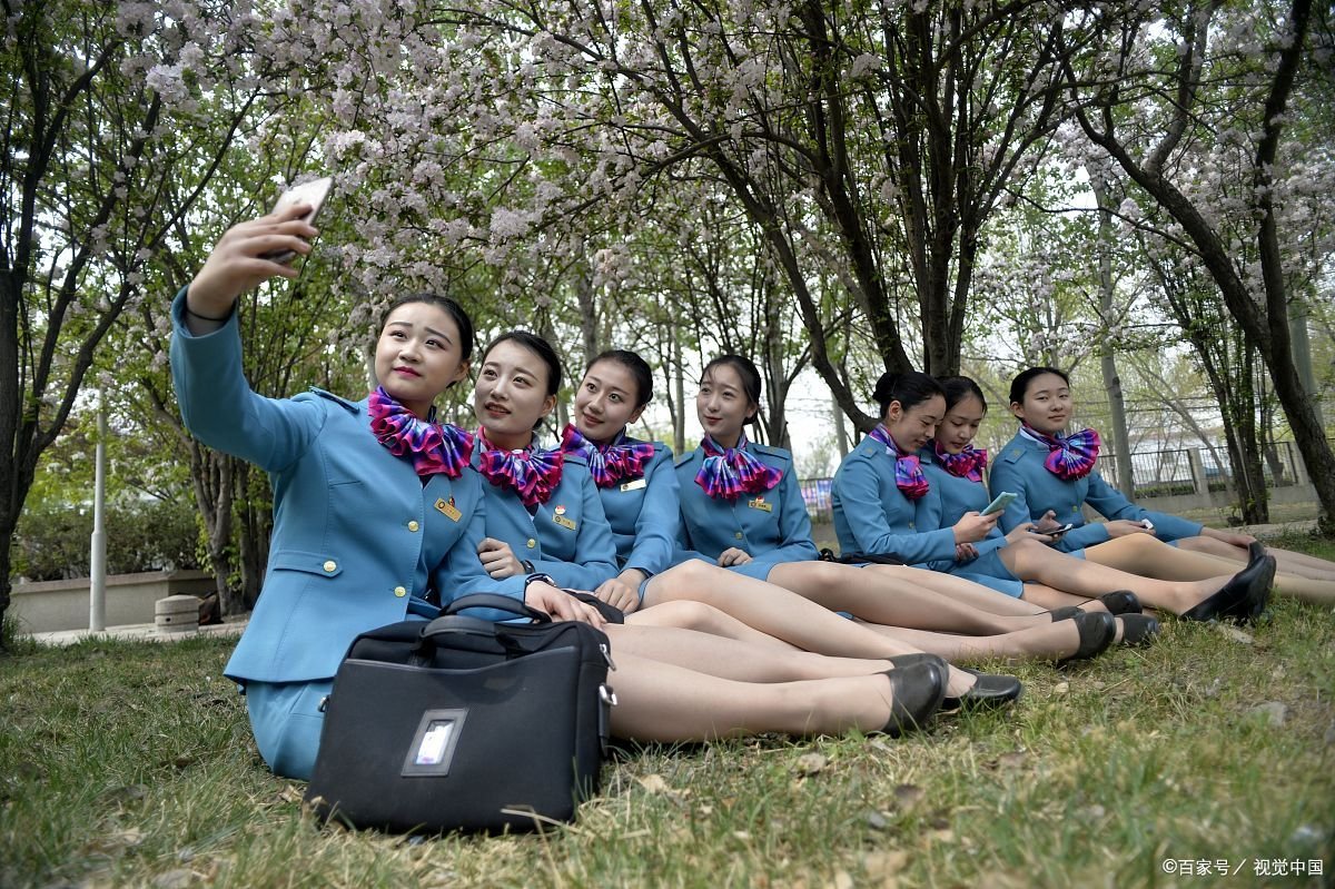 为什么空姐、销售都要穿丝袜？到底是怎么回事呢？