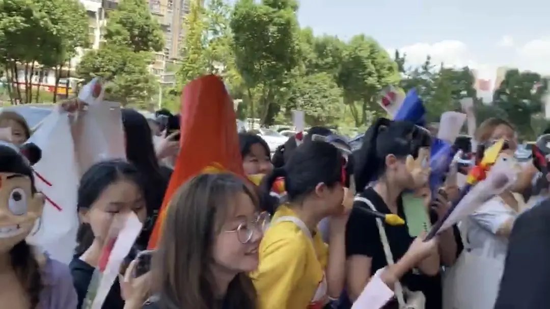 宁静粉丝戴哪吒面具应援，哪吒面具有何寓意呢