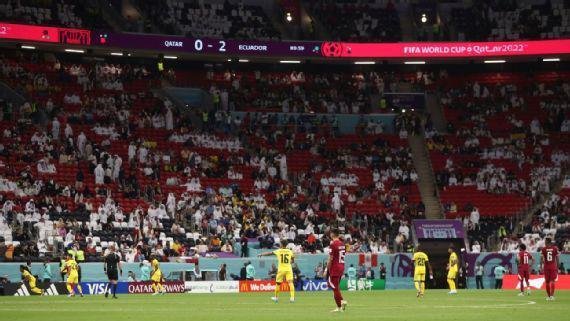 世界杯尴尬一幕，4万人提前退场，他们为何会有如此举动？