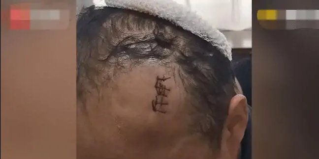 河北男子骑车剐蹭奔驰，巴掌呼脸，一棒子将其轮翻，谁对谁错？