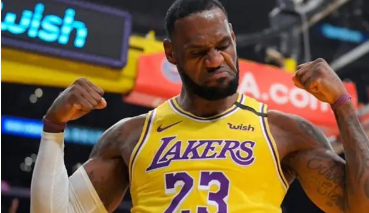 詹姆斯什么时候退役的？