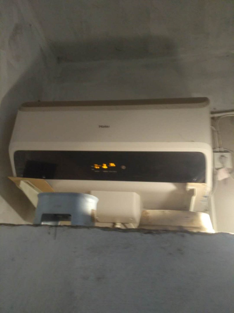 ES60H一c3(E)指示灯不亮不加热什么原因有保险丝吗