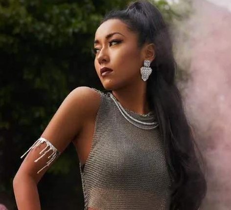 吉克隽逸洗头洗到一半不敢洗了，原因是什么？