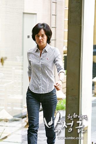 天下绝色朴贞琴的剧情简介