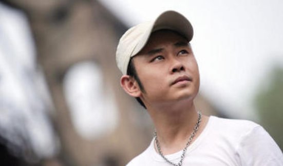 “如果你不知道那夜我喝了多少杯，你就不会明白你究竟有多美…”是哪首歌？谁唱的？