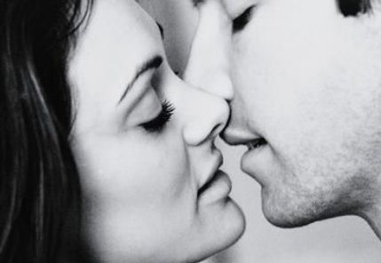 接吻时闭眼和不闭眼分别体现什么？