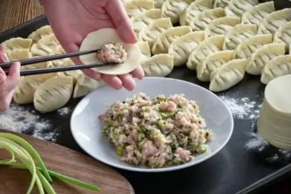 冬至吃饺子的寓意简短