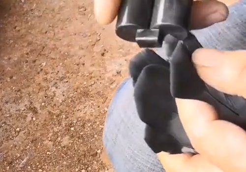 怎样给鸽子带哨子图