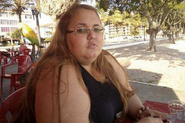 如何评价“300斤女孩一年减掉半个自己”这件事？