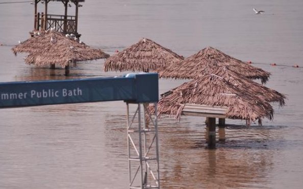 松花江哈尔滨段所有船舶停航？