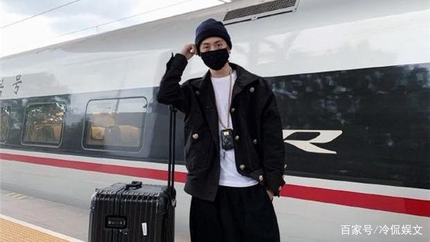 身家百亿却低调做事，一双鞋价值三十万，一支烟价值三万，这个人是谁？