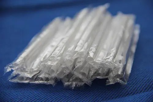 上海处罚全国首例违规提供塑料吸管案，商家最终得到了什么惩罚？