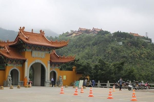 出家弃俗是什么