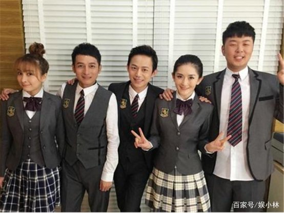 2021跨年晚会，湖南台主持人集体忘词，何炅唱哭自己，是太委屈吗？