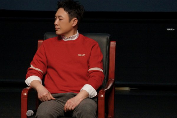 张颂文在北影节开幕式上表现如何