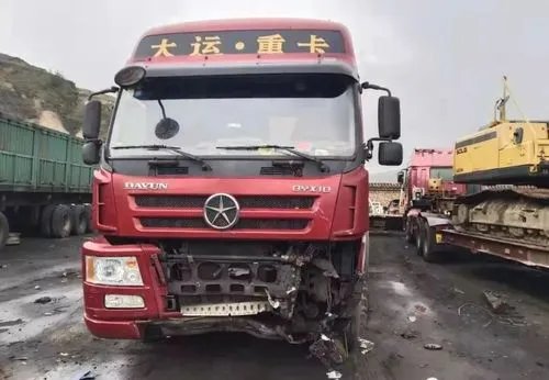 成雅高速一重型货车与商务车对向相撞致3死3伤,事故的责任该如何划分?