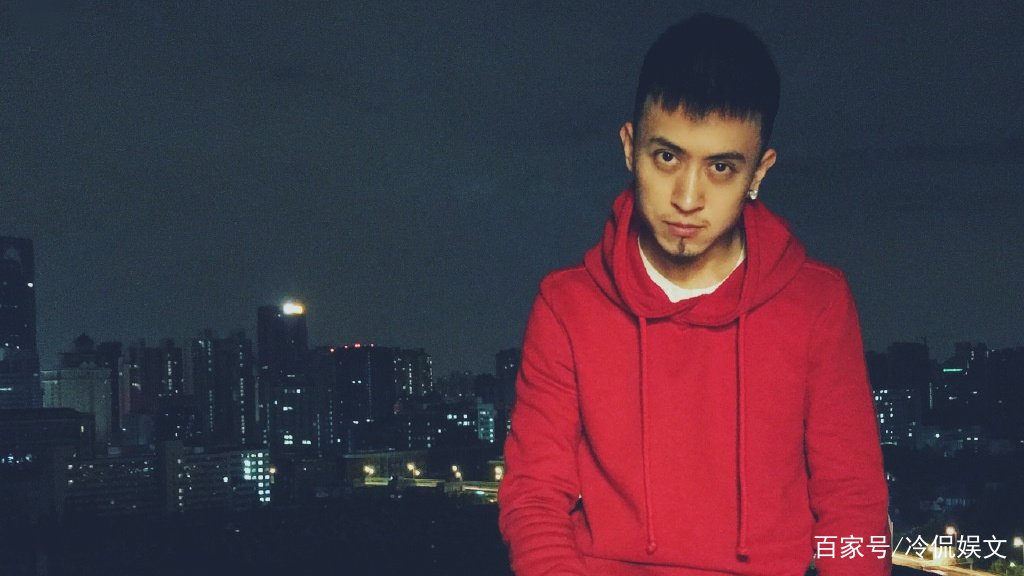 身家百亿却低调做事，一双鞋价值三十万，一支烟价值三万，这个人是谁？