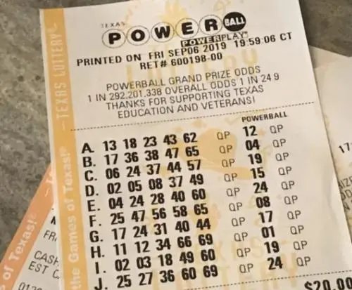 男子喜中1300万大奖太激动失眠一夜，买彩票是靠运气还是靠计算？