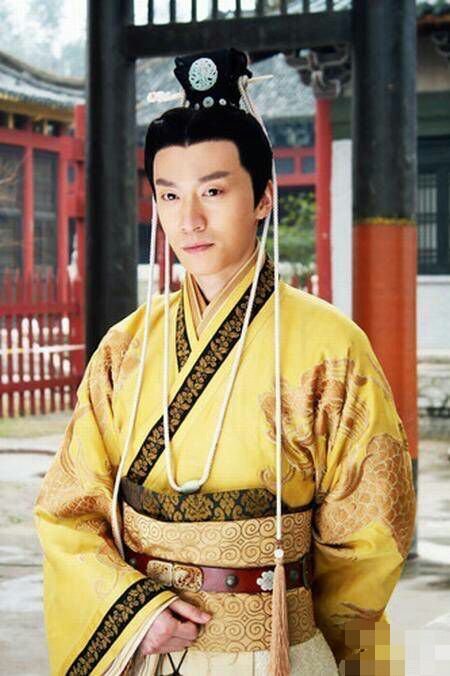 电视剧中有哪些经典的古装帝王角色?