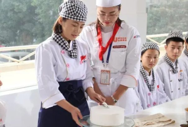 唐山学西点的专业学校