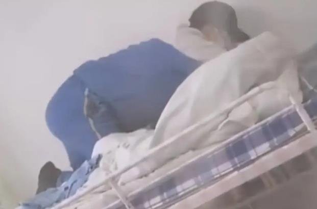 吉林俩外校男生入住高校女寝，乱翻内衣拍照取乐，校方对此事是何态度？
