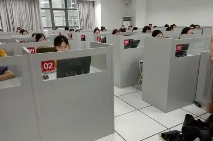 2024年初级药师考试报名时间是什么时候？