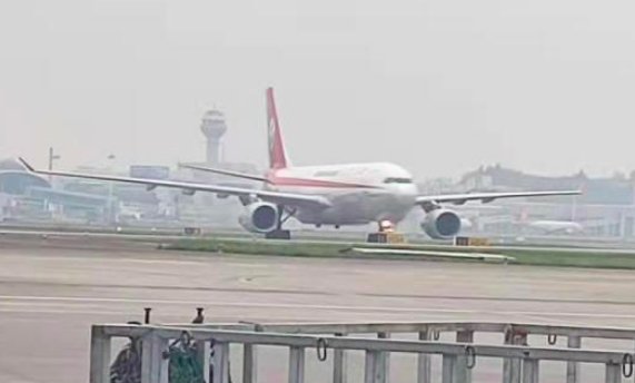 飞机中途返航落地为什么要盘旋耗油？