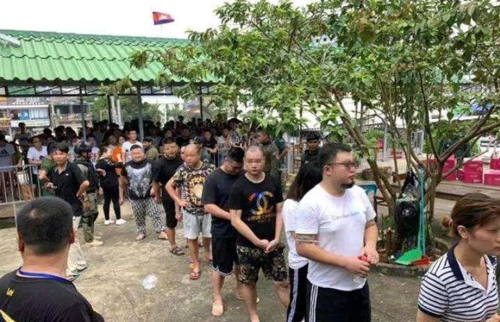 柬埔寨载41名中国人船只沉没事故救援有何最新进展？