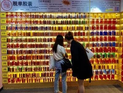 成都“脱单便利单”生意火爆，这家店为何会受到年轻人的追捧？