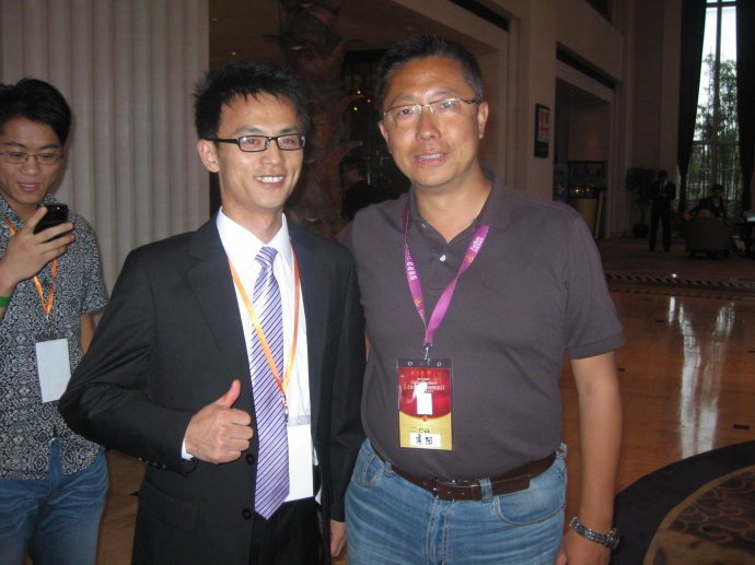 李阳被曝家暴女儿后续，李阳仍在正常开课，难道不该对其严惩吗？