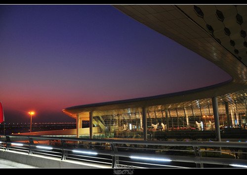 请问深圳机场每个航站楼有哪些航空公司?