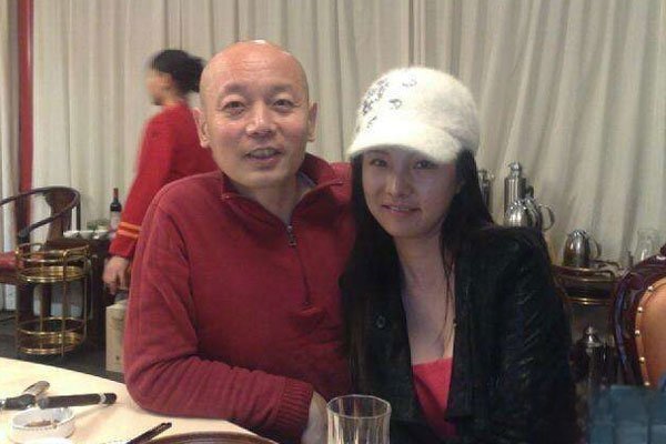 国模干露露个人资料简介 写真很多过于露骨甚至是低俗