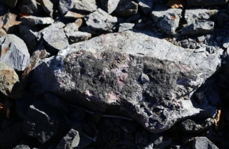 钴价持续发力一年半价格涨幅近六成，为何会有如此大福利?