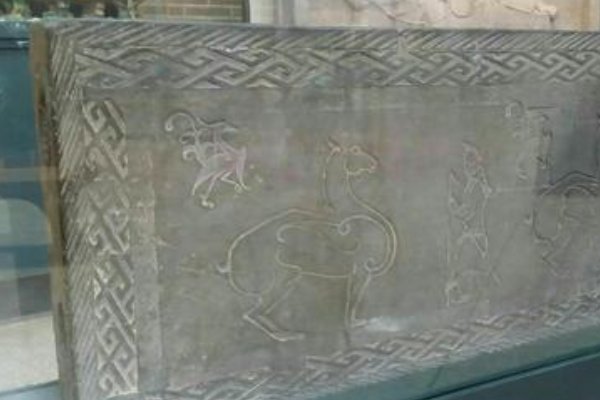 汉谟拉比法典刻在啥地方