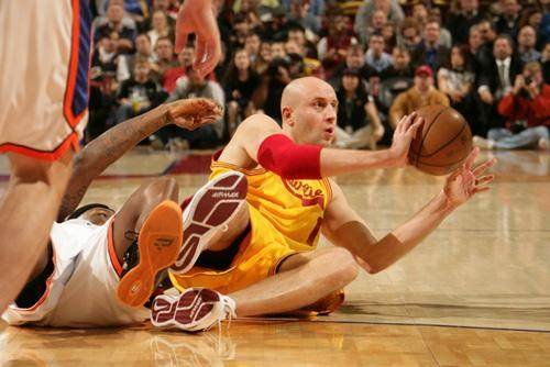 詹姆斯欠他一座总冠军，追随詹姆斯数年，大Z是怎样的球员？