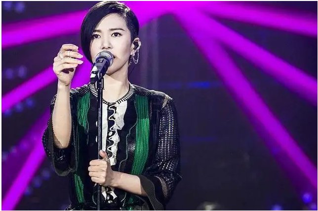 《谭某某》歌词说的谁？