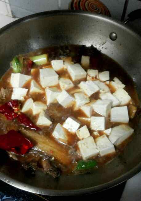 刀鱼炖豆腐怎么做好吃 刀鱼炖