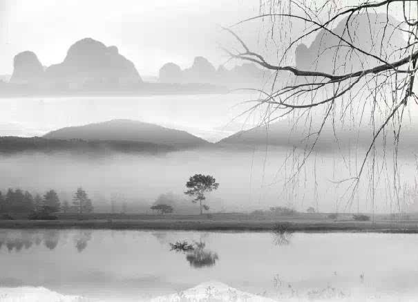 “彼其之子，美如玉。 美如玉，殊异乎公族。”如何翻译