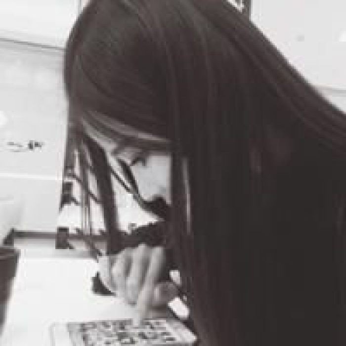 有什么好看的qq女生灰色头像