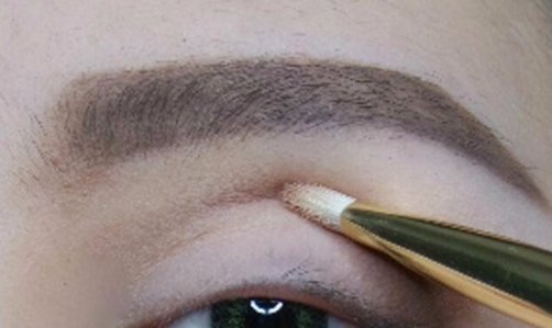 儿童舞台妆眼影画法？