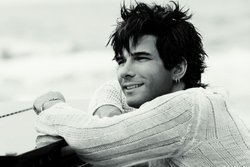 love to be loved by you 谁唱的