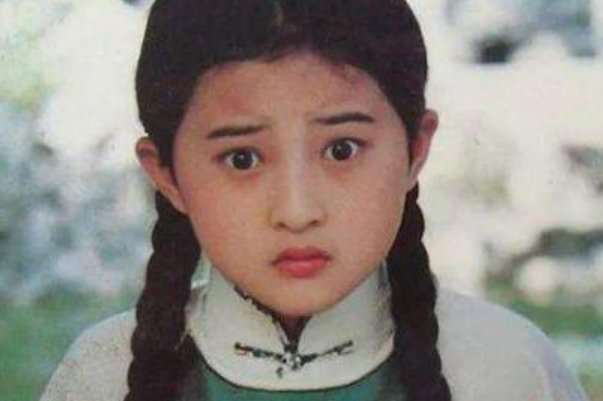 41岁金铭头顶现白发，她的状态如何？