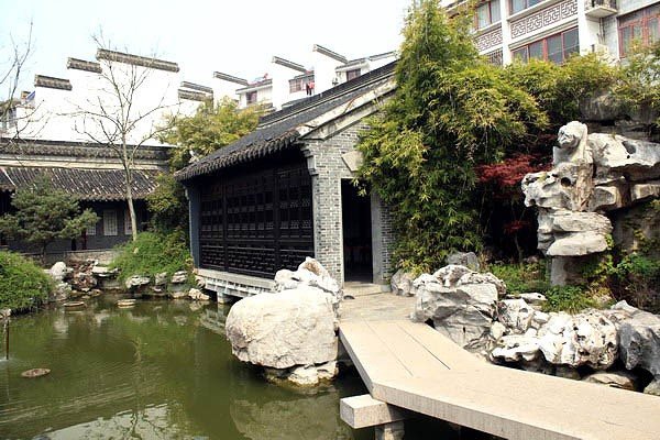 郑板桥曾经自称“青藤门下走狗”,为什么“走狗”在这里没有贬义了?