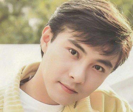 “世界真是小小小......”这歌词是哪首歌的