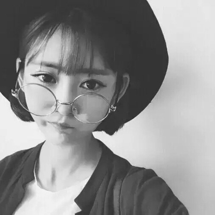 有什么好看的qq女生灰色头像