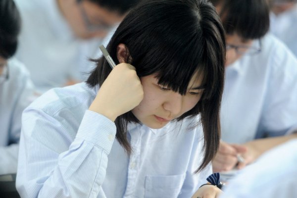 高考期间怎么样才能给孩子精神上支持？