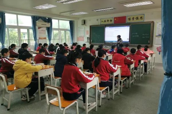 此时瞻白兔的下一句是什么